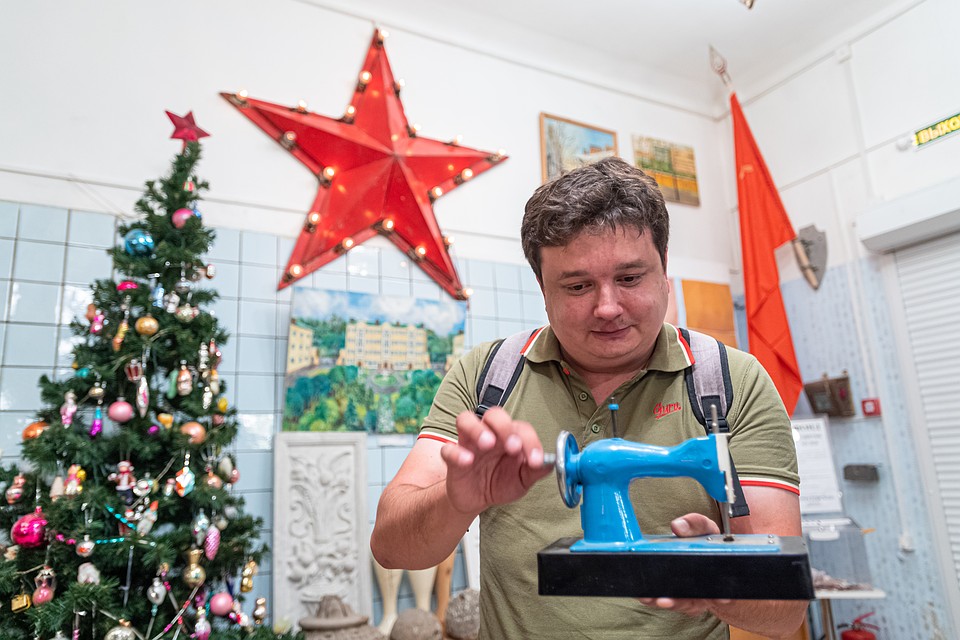 Под Новый год многие челябинцы хотели бы повесить на елку «те самые игрушки», которые помнят с детства.
