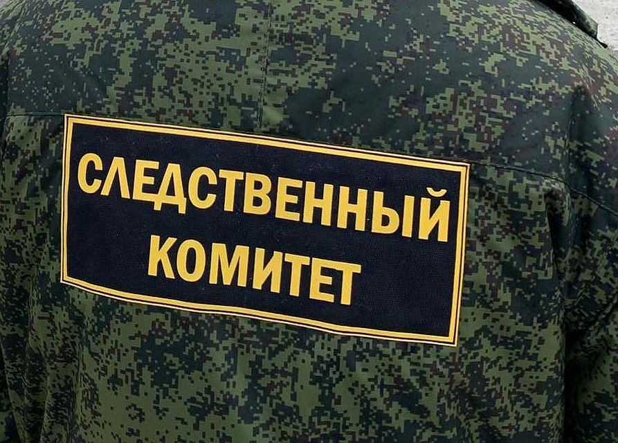 Следователи разберутся в смерти тюменца, который упал с высоты при ремонте кровли. Фото - СК Тюменской области.