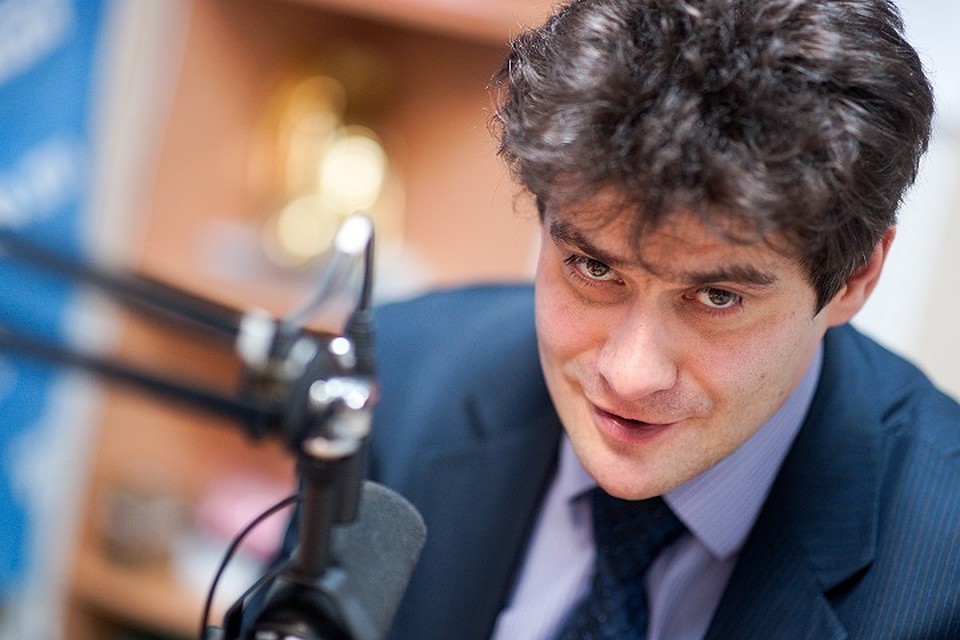 Высокинский пообещал подготовить обращение к министру ЖКХ Николаю Смирнову и указать на массовое недовольство среди жителей Шабровского