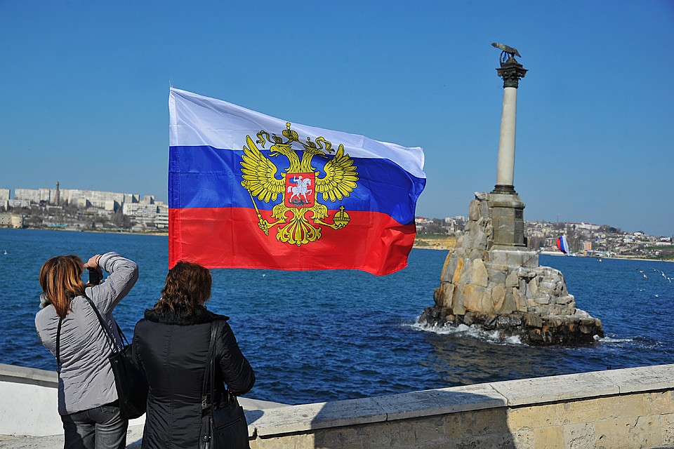 Передача Севастополя Украине была незаконна. Севастополь был всегда городом федерального подчинения.