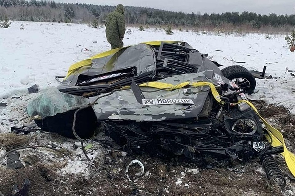 Вот и все, что осталось от дорогого внедорожника. Фото: "Столица на Онего"