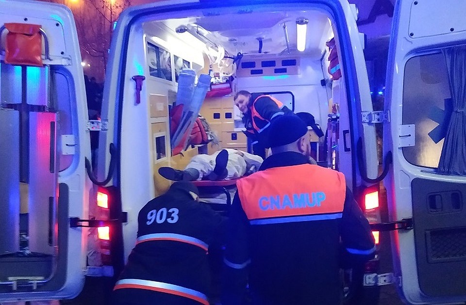 В медицинские учреждения страны доставили на "скорой" 1619 пациентов, из которых 403 ребенка. Фото: aif.md