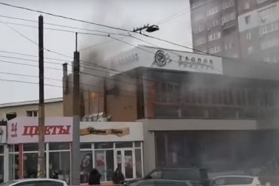 Ресторан "Хлопок" загорелся во Владивостоке.