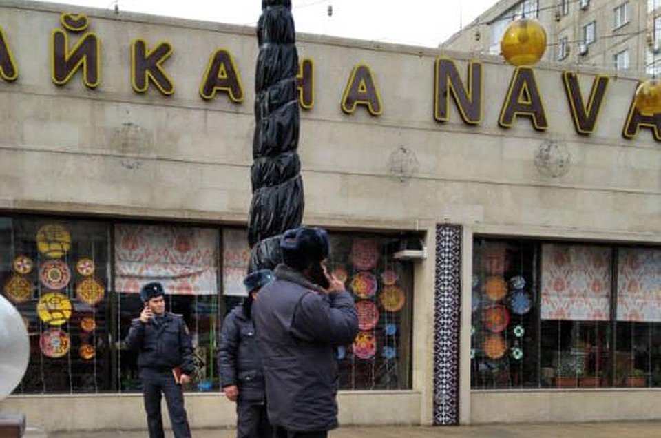 Пожар в кафе начался днем.