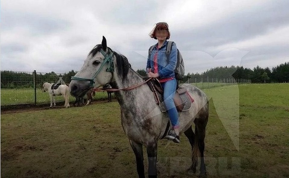 Женщина пыталась сама себе вызвать скорую.