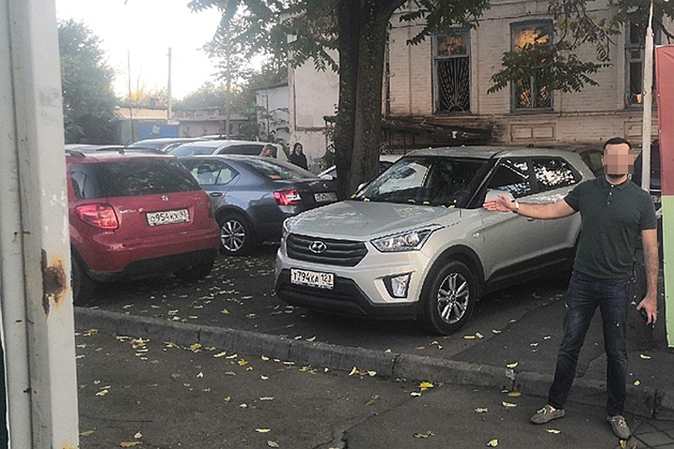 Один из свидетелей по делу о вымогательстве взятки сотрудниками полиции показывает следствию, где проходили встречи владельца точек с оборотнями в погонах. Фото: СУ СК РФ по Краснодарскому краю