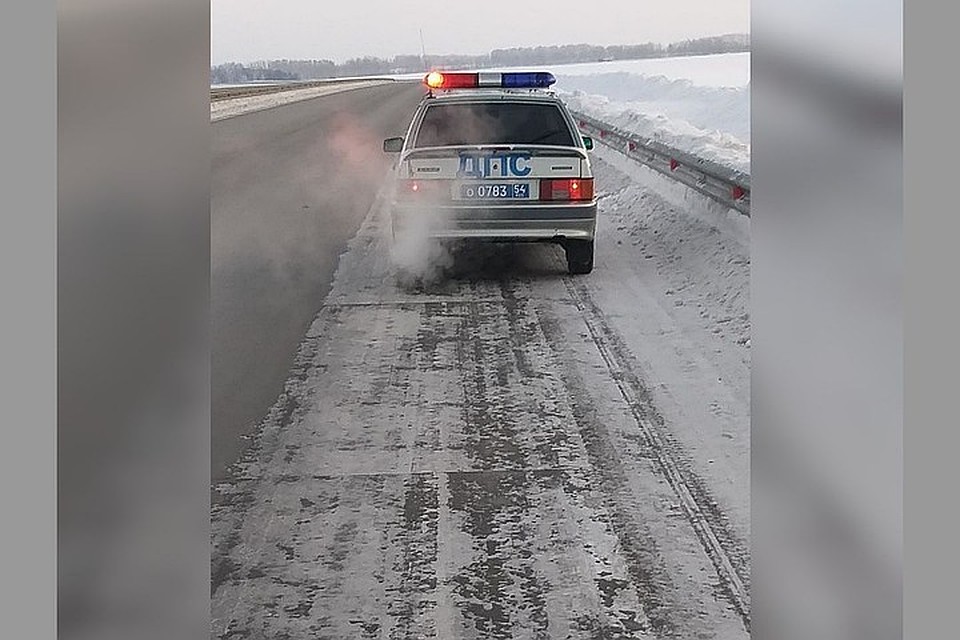 Машина того самого экипажа ДПС. Фото: Виктор ТИТОВ.