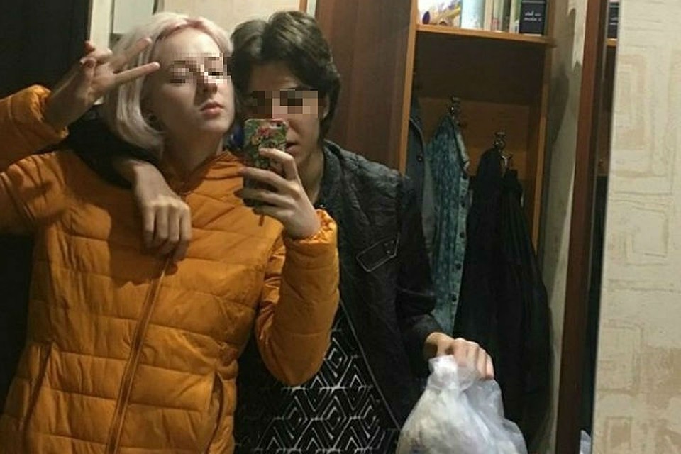 Девушки встречаются, как пара Фото: соцсети