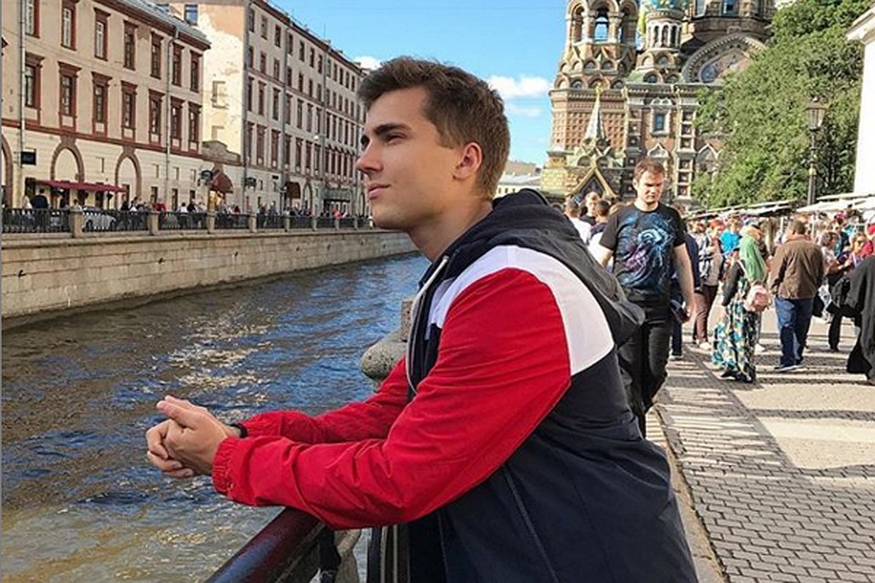 Игорь Фомин летел проблемным рейсом домой на каникулы. Фото: instagram.com/p/BqS829wgO37