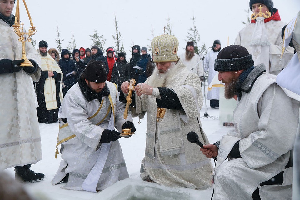 Крещенские купания прошли в Барнауле. Фото: Олег УКЛАДОВ