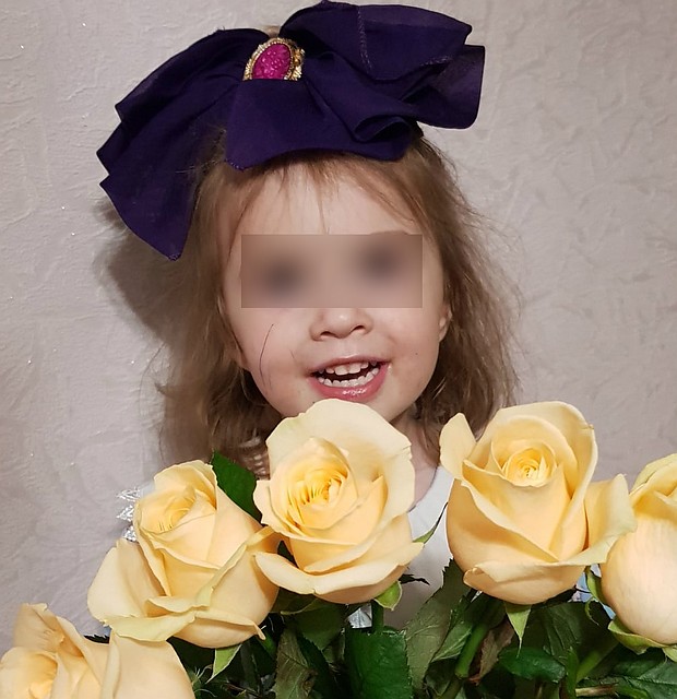 Маленькая Ирочка считала своими единственными родителями приемных маму и папу и была в ужасе, когда ее забрали из семьи.