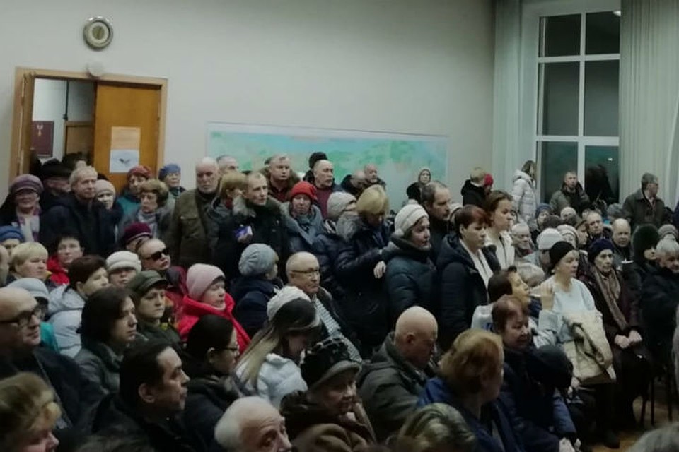 На встречу пришли жители Резинотехники, Нижнего и Среднего поселков. ФОТО: Андрей Мамонтов