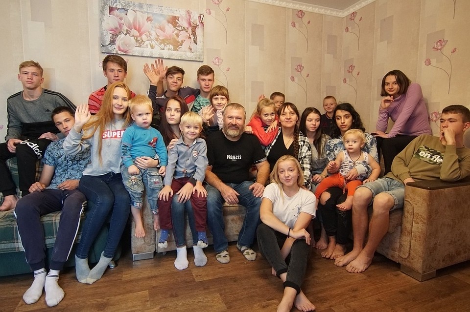 «С каждым ребенком любовь умножается»: как липецкая семья решила воспитать 20 детей, 12 из которых приемные