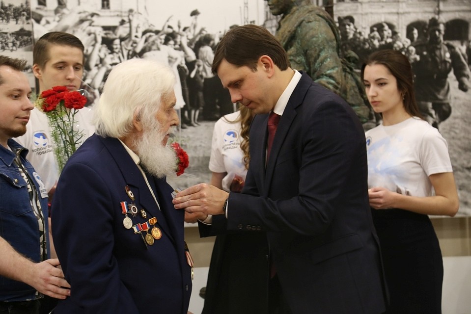 Орловским ветеранам вручили юбилейные медали «75 лет Победы». Фото: пресс-служба губернатора Орловской области