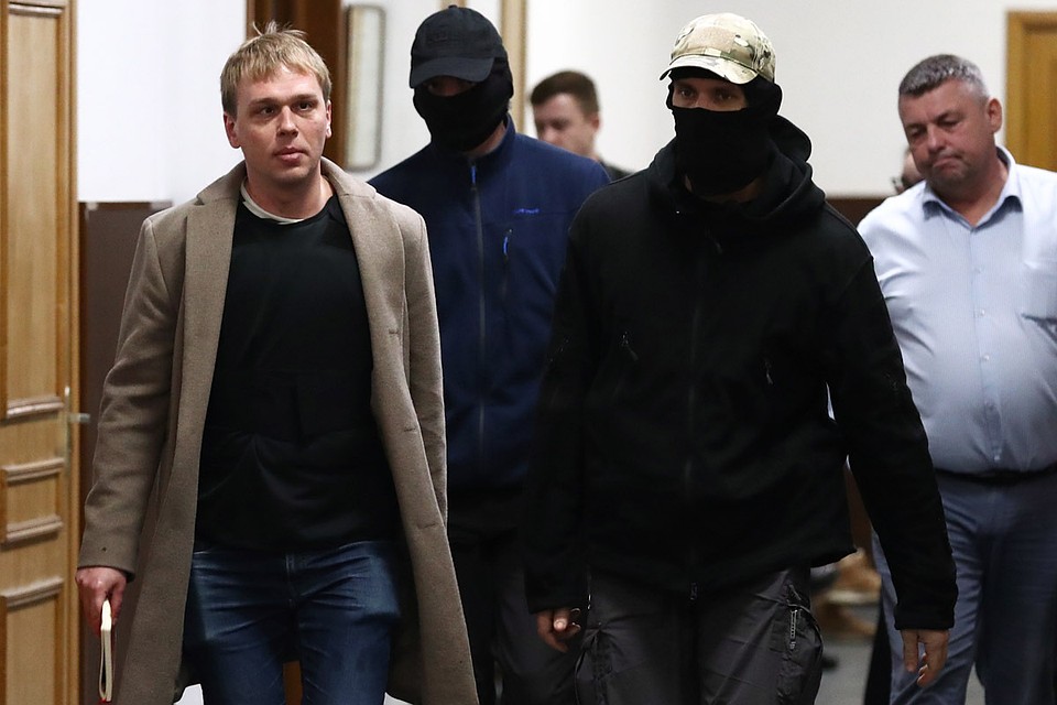 Сотрудники Главного управления по расследованию особо важных дел СК России продолжают расследование по уголовному делу, возбужденному после обнаружения наркотиков у журналиста Ивана Голунова. Фото: Сергей Фадеичев/ТАСС