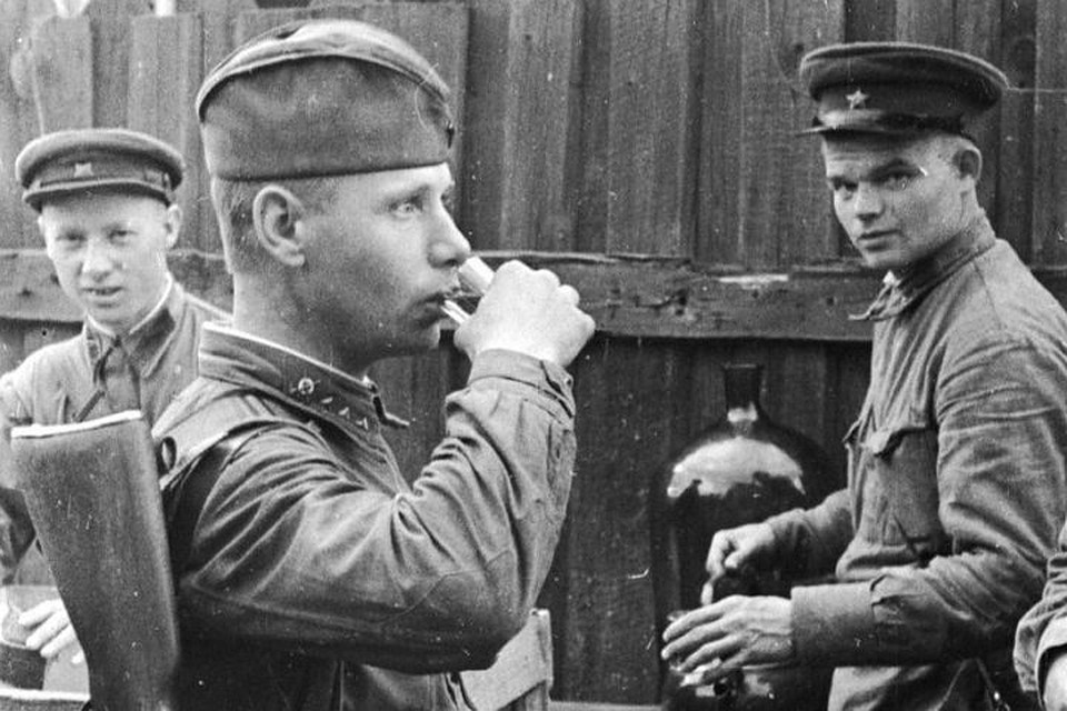 Иногда дилемма "пить или не пить" превращалась в вопрос жизни или смерти.