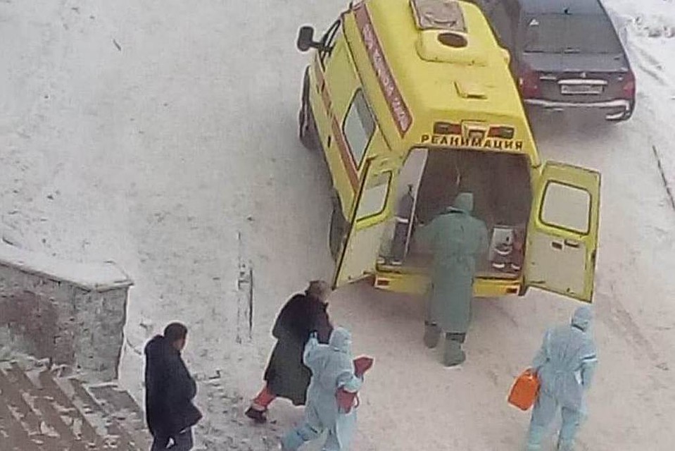 В пользу учений говорит тот факт, что так называемая пациентка шла к "скорой" на своих ногах. Фото: "Подслушано Сатка ( по секрету ;)" vk.com