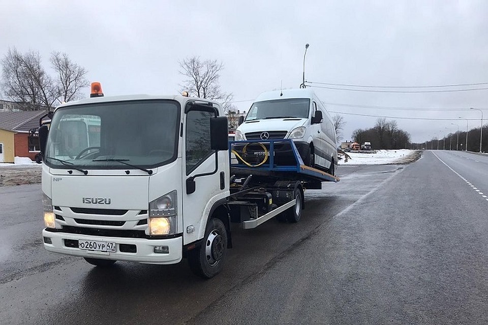 Два автобуса арестовали по пути из Кингисеппа в Петербург / Фото: Администрация Ленобласти