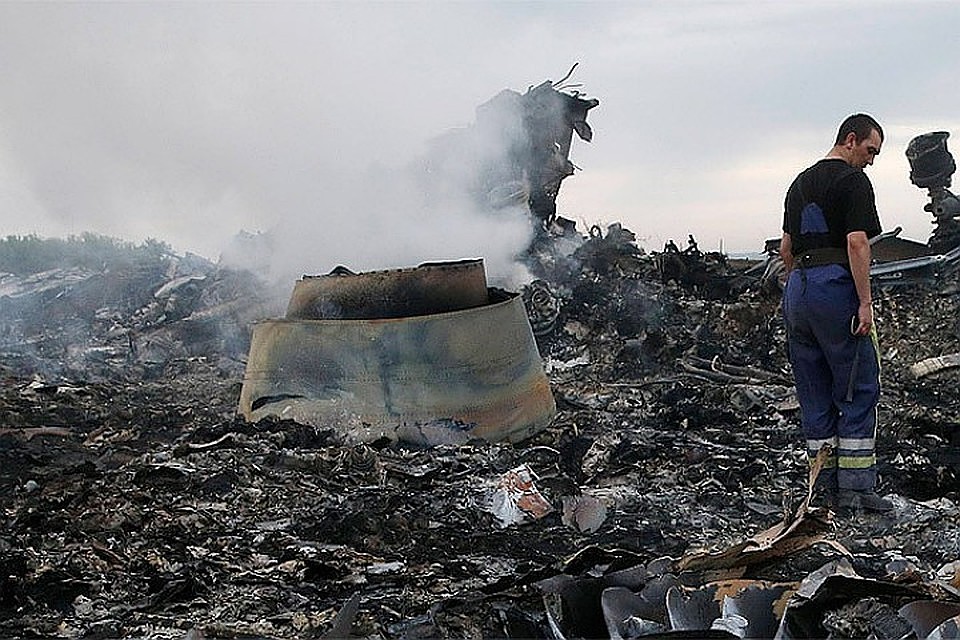 Самолет разбился в небе над Донбассом 17 июля 2014 года