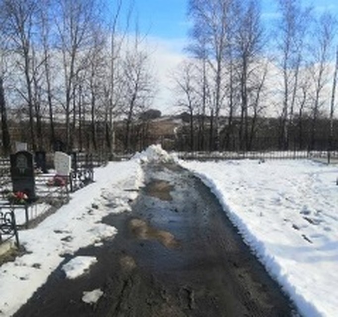 В Белгородском районе убрали мусор на Новоразуменском кладбище. Фото администрации поселка Разумное.