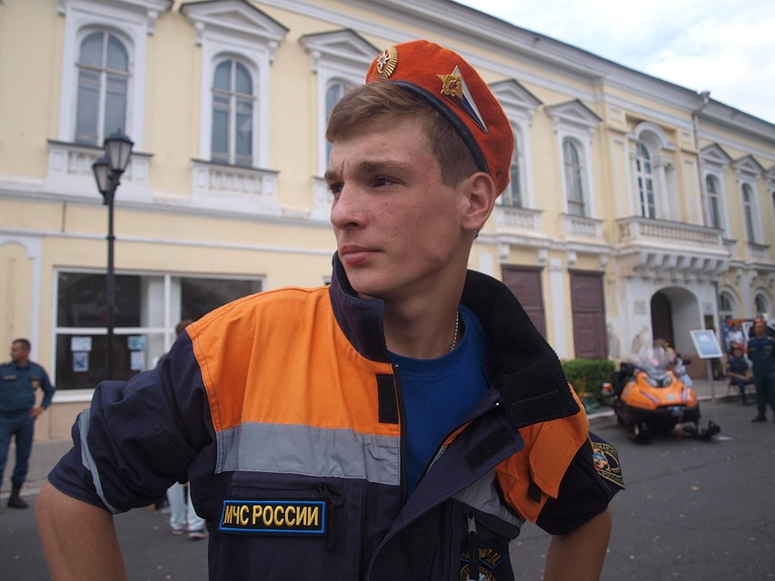 Ярослав учился в классе МЧС, видимо, это призвание у него в крови. Фото с личной странички героя.