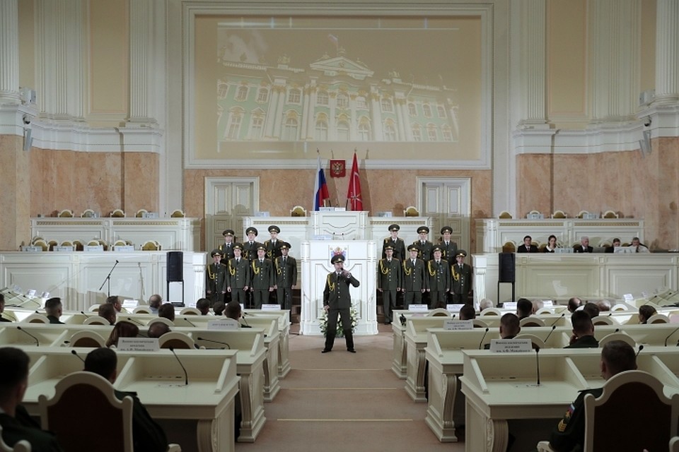 В Мариинском дворце Петербурга поздравили военнослужащих с грядущим праздником 23 февраля. Фото: assembly.spb.ru