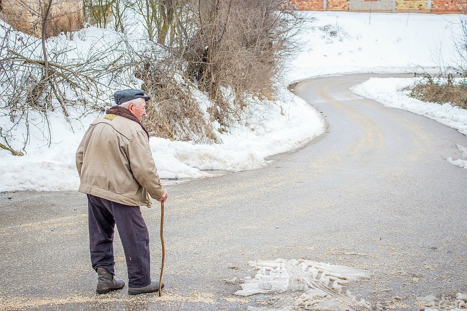 Мурманчане украли у пожилого человека телефон, документы и деньги. Фото: pixabay.com