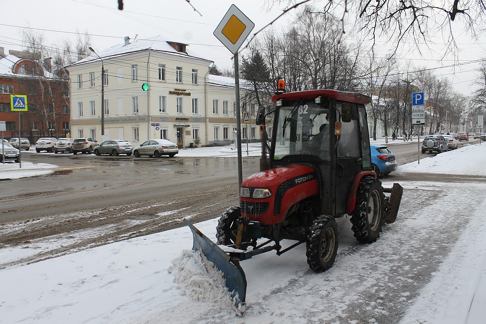 Коммунальщики в Твери продолжают ликвидировать последствия снегопада Фото: администрация Твери