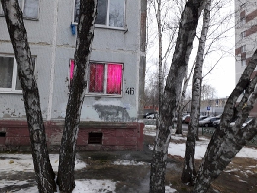 В Тюмени кровельщик упал с крыши пятиэтажки. Фото - СК по Тюменской области.