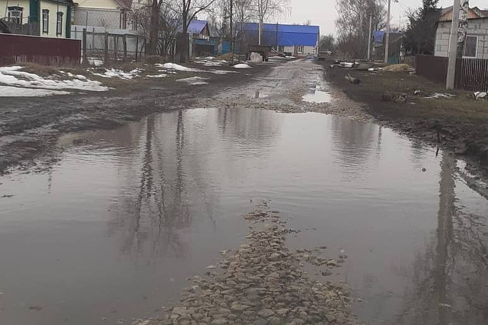 Жители Липецкой области пожаловались на дорогу, которую годы не могут заасфальтировать