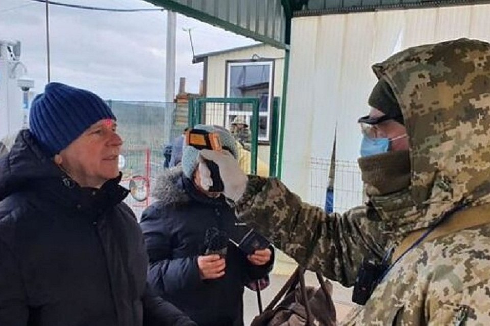 При прохождении санитарно-карантинного контроля в пункте пропуска «Новошахтинск» 9 марта у женщины была зафиксирована температура 37,2. Фото: ok.ru/townstakhanov
