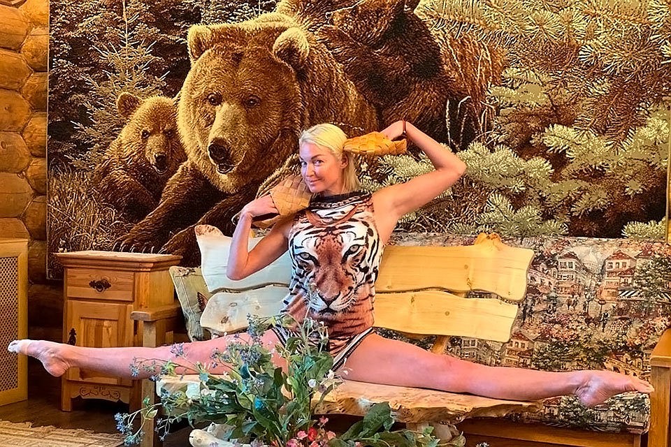 Анастасия Волочкова шокировала публику фото с вечеринки.