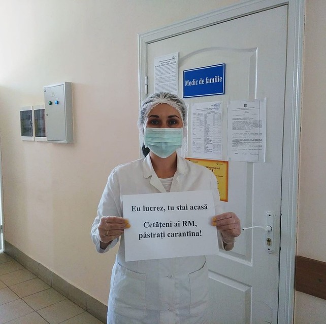 Врачи призывают оставаться дома.
