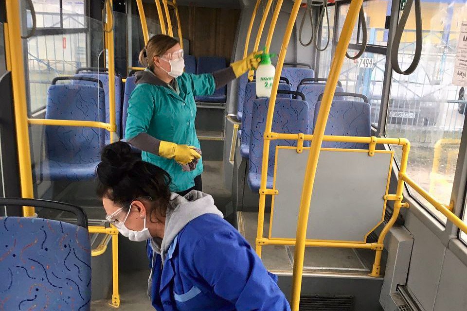 В Гомеле ежедневно обрабатывают автобусы от коронавируса. Фото: t.me/gomeloblavto