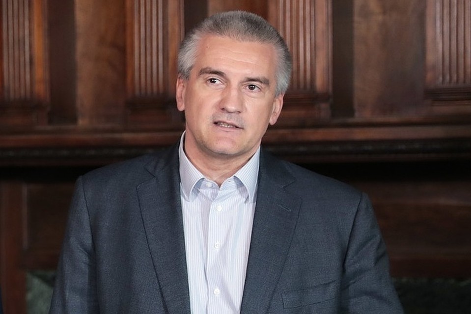 Сергей Аксенов потребовал публично наказывать крымчан, скрывающих поездки за границу. Фото: пресс-служба главы РК