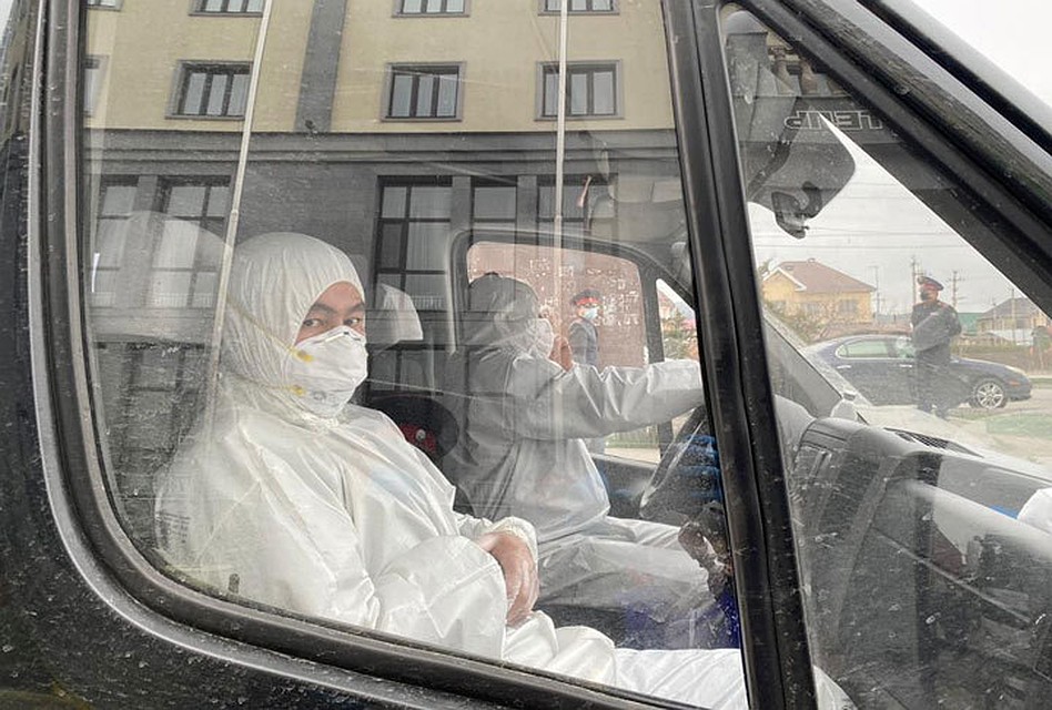 В Кыргызстане созданы мобильные бригады медиков, которые выезжают на вызовы.