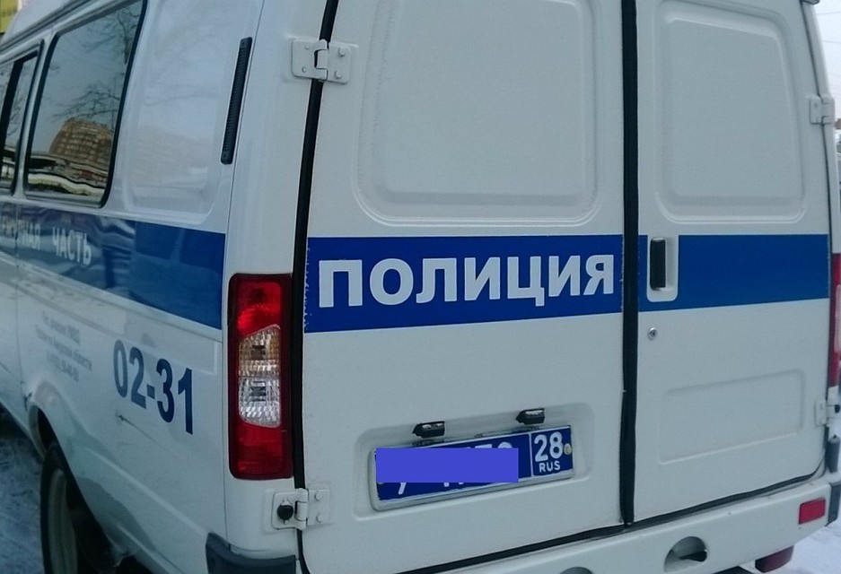 Участковый выявил факт нарушения режима самоизоляции. Фото: Сергей ПЕТРОВ