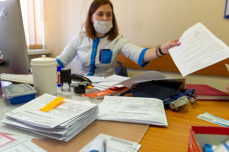 Больничный лист на время карантина получат работающие пенсионеры старше 65 лет в Петербурге