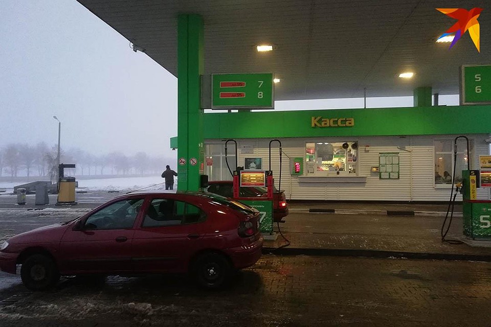 Дальнобойщикам запрещено останавливаться в Беларуси на любых заправках и кафе - только по списку.