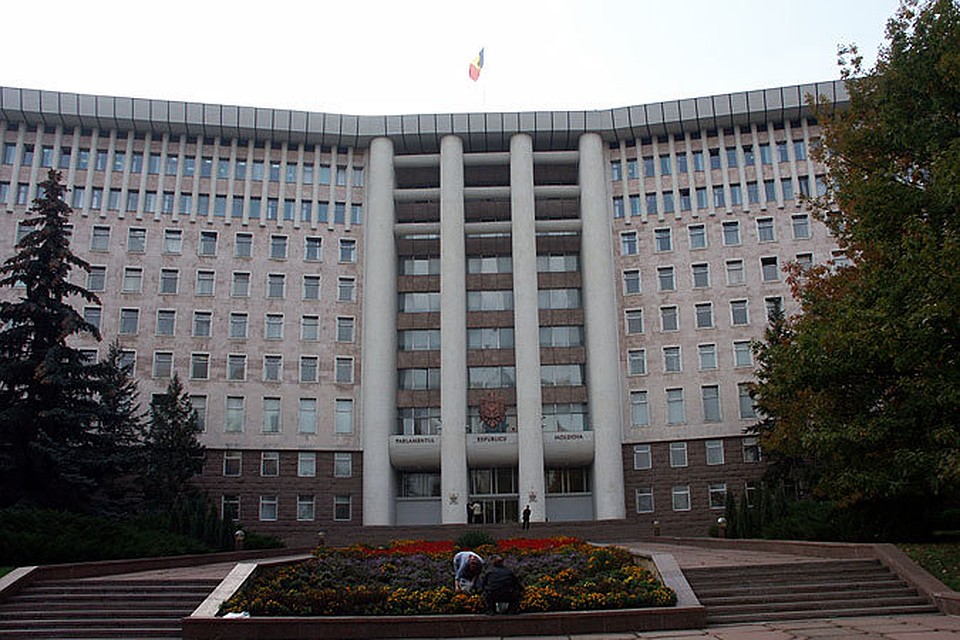 Коронавирус проник и в парламент.
