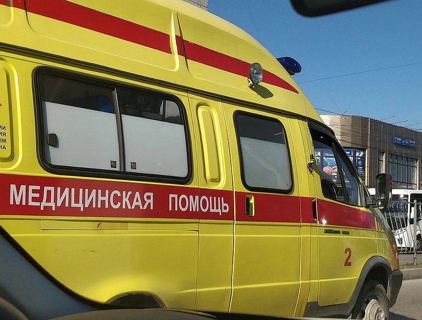 Мужчину увезли в инфекционное отделение