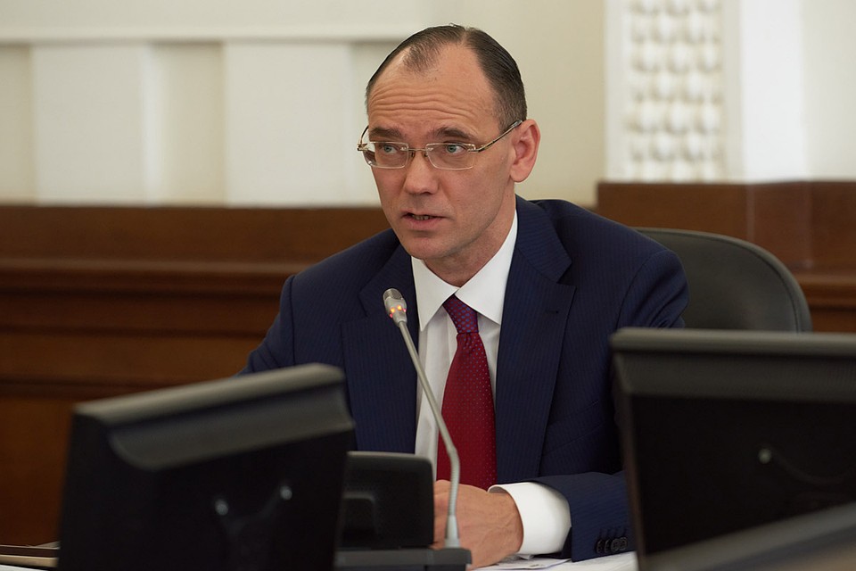 Заместитель министра Дмитрий Глушко в прямом эфире расскажет, что будет с учебным годом и ЕГЭ. Фото: Пресс-служба Минпросвещения России