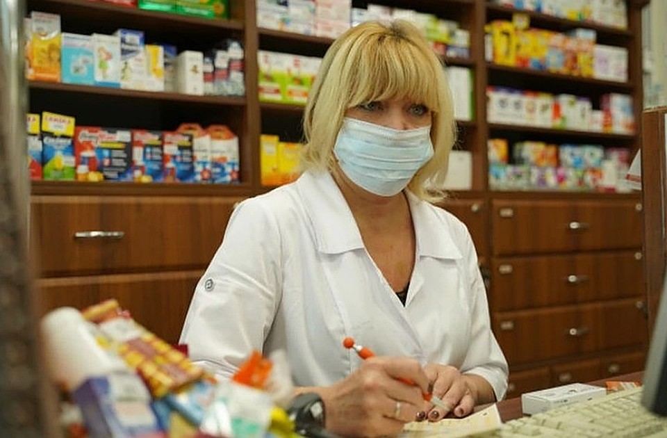 Приходя в аптеку, мы доверяем качеству продаваемых в ней лекарств. При покупке по интернету мы не будем видеть, откуда будет происходить доставка.