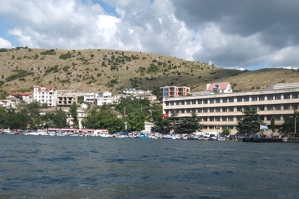 Крымские горы и море все равно манят туристов - даже во время пандемии коронавируса