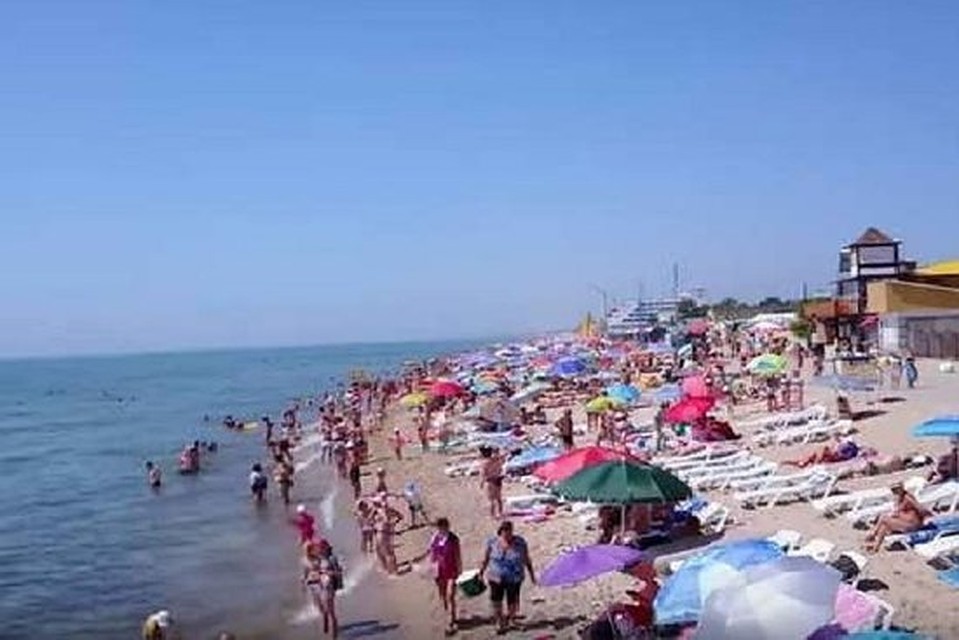 На море поедут только бесстрашные и денежные: будут ли молдавские отдыхающие и дальше скандалить из-за задержанных рейсов
