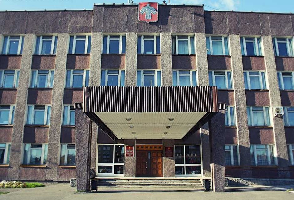 На фото - здание администрации Инты