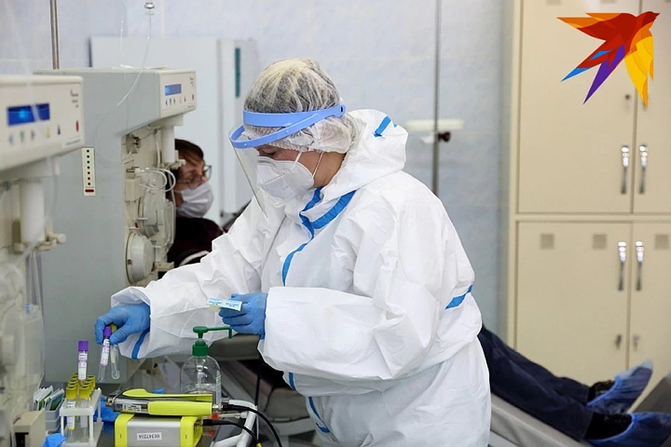 Через плазму выздоровевшего человека пациенту с коронавирусом можно передать пассивный иммунитет
