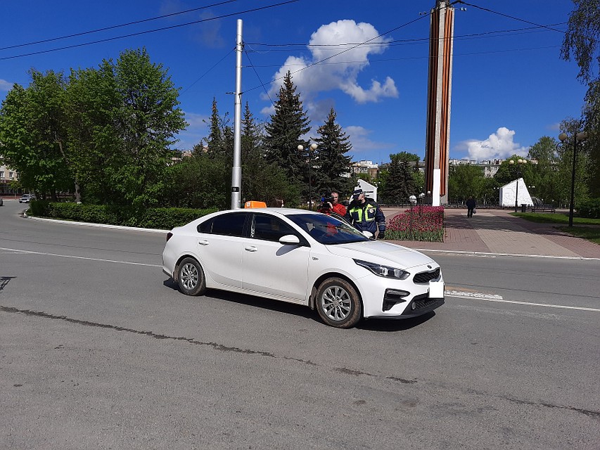 Таксистов проверяли на ношение масок.