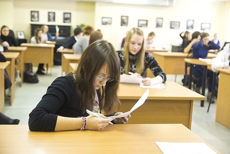 Некоторые экзамены разделят на два дня