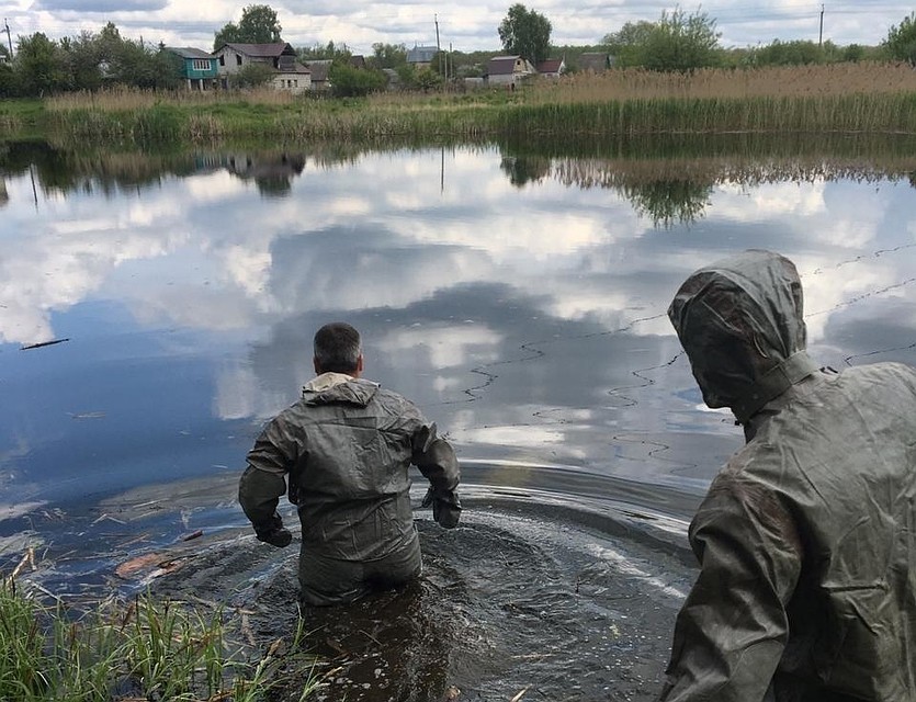 Спасатели извлекли из пруда тело мужчины